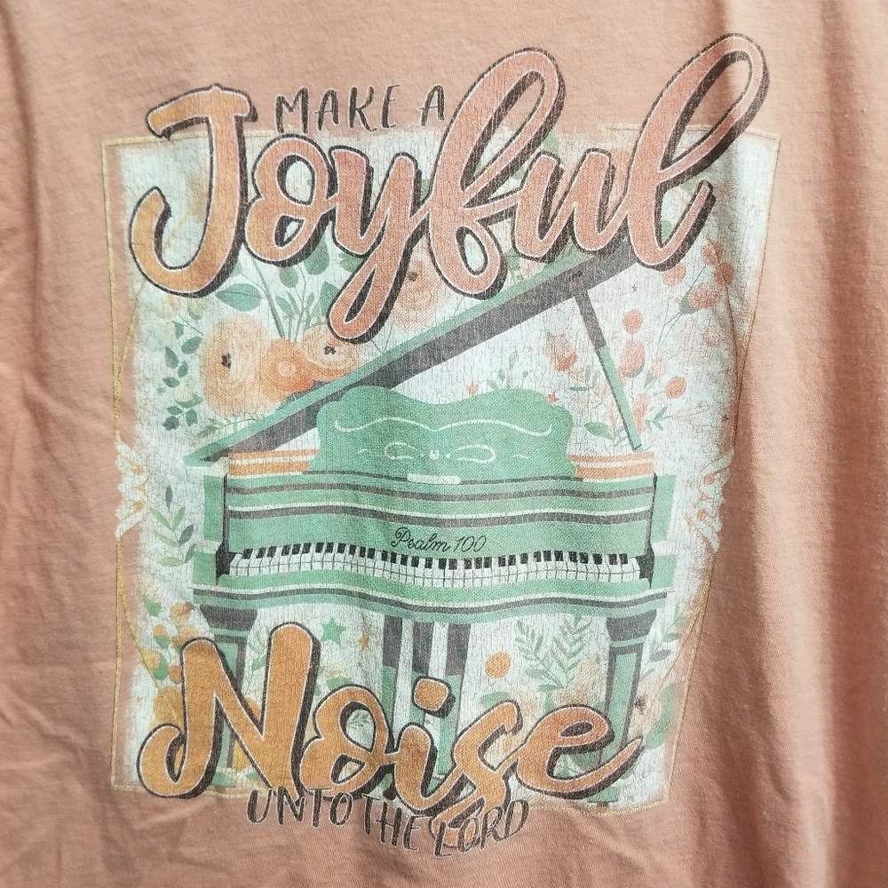 Joyful Noise salmon cotton-poly blend t-shirt, excellent condition - Picture 2 of 4